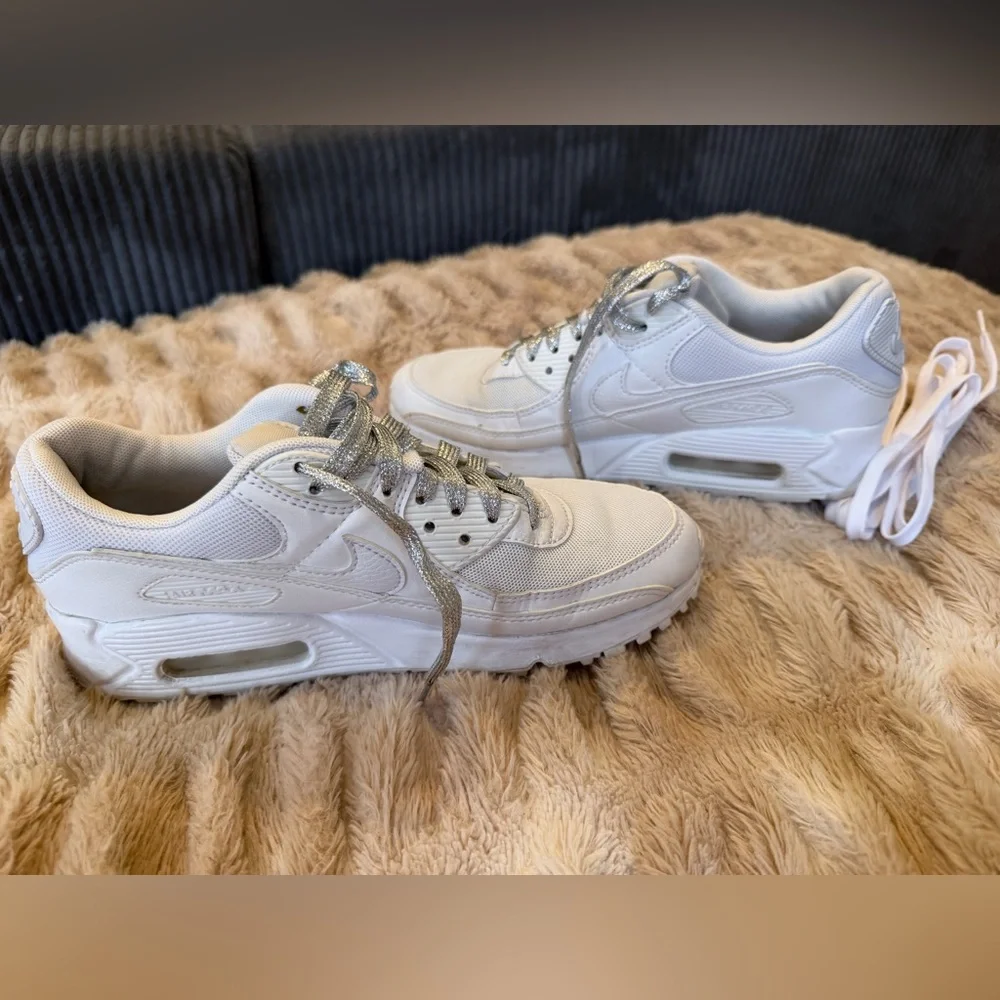 Nike White Sneakers with Metallic Laces - Picture 2 of 7